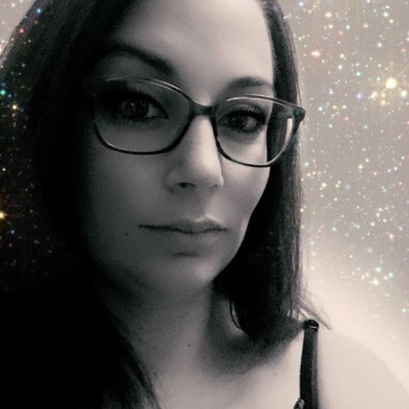 Meet your Posher, Niki - Picture 1 of 1